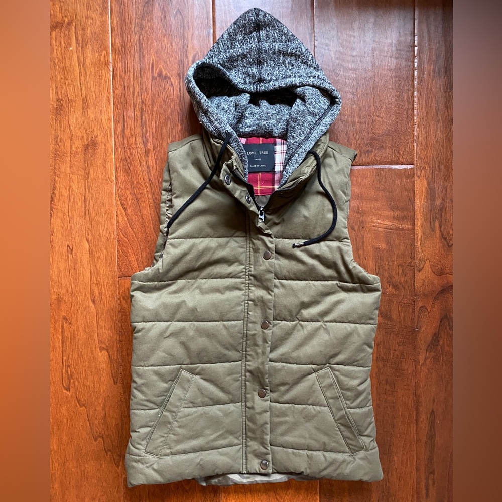 Love Tree hooded puffer vest